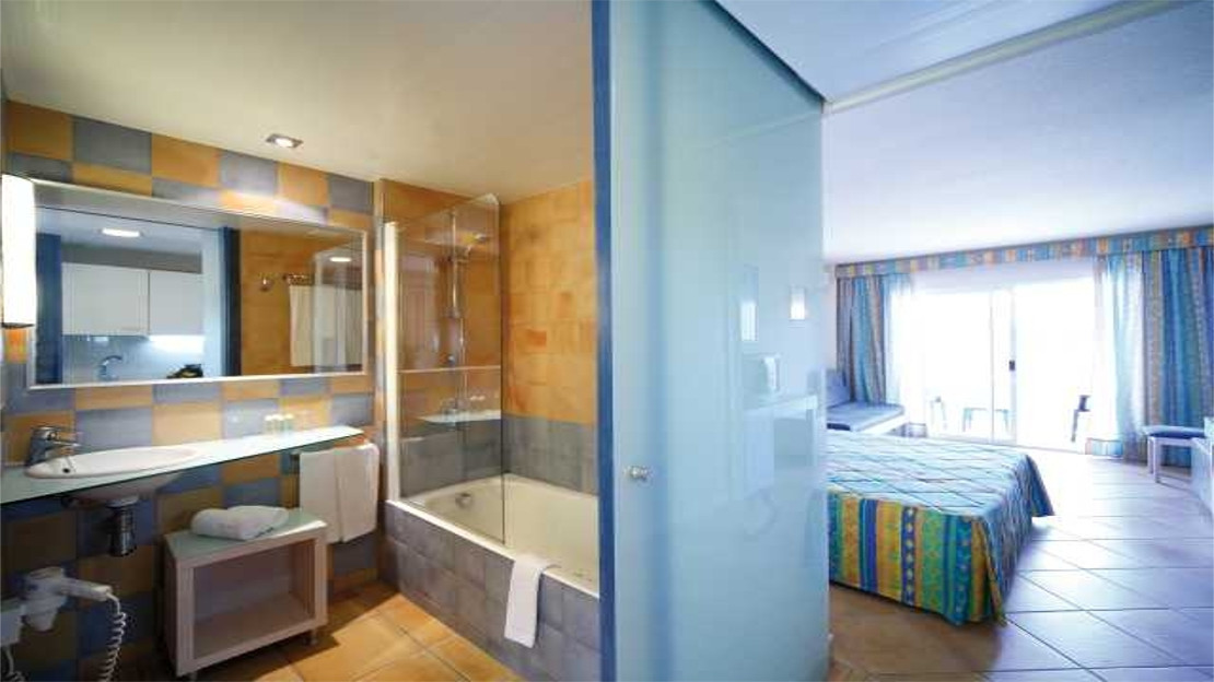 Occidental Cala Vinas Hotel